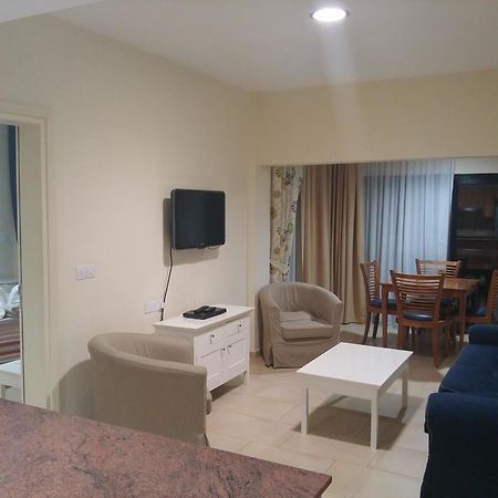 Royal Blue Hotel & Spa Geroskipou ภายนอก รูปภาพ