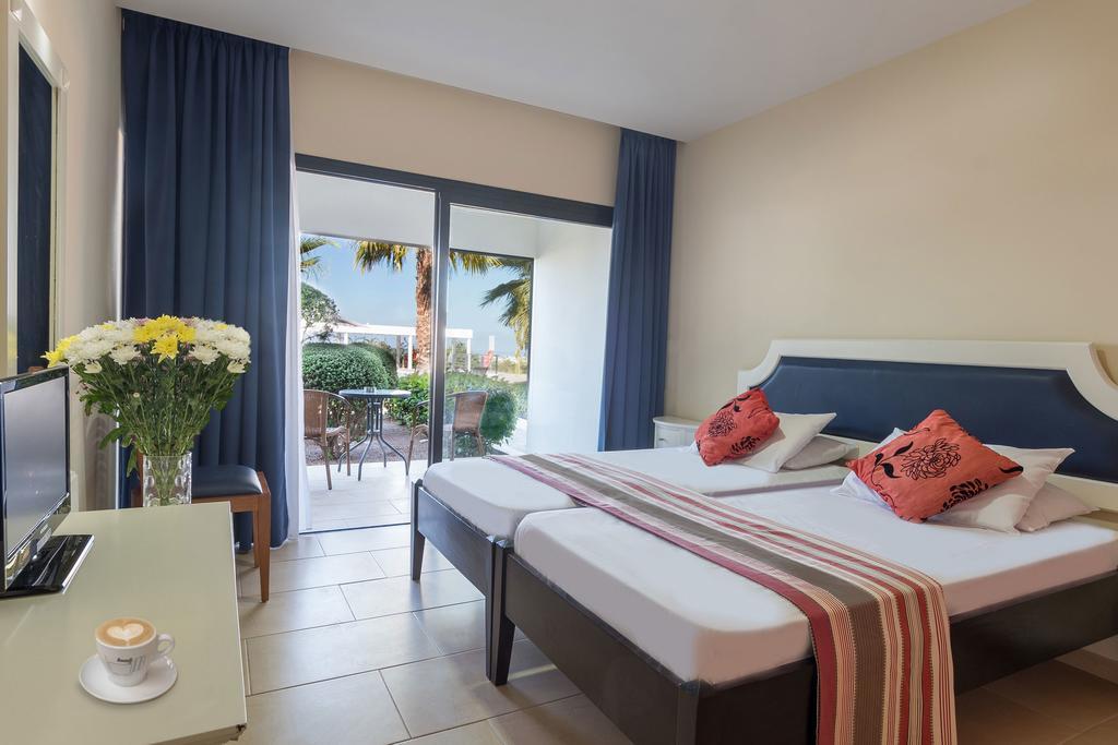 Royal Blue Hotel & Spa Geroskipou ภายนอก รูปภาพ