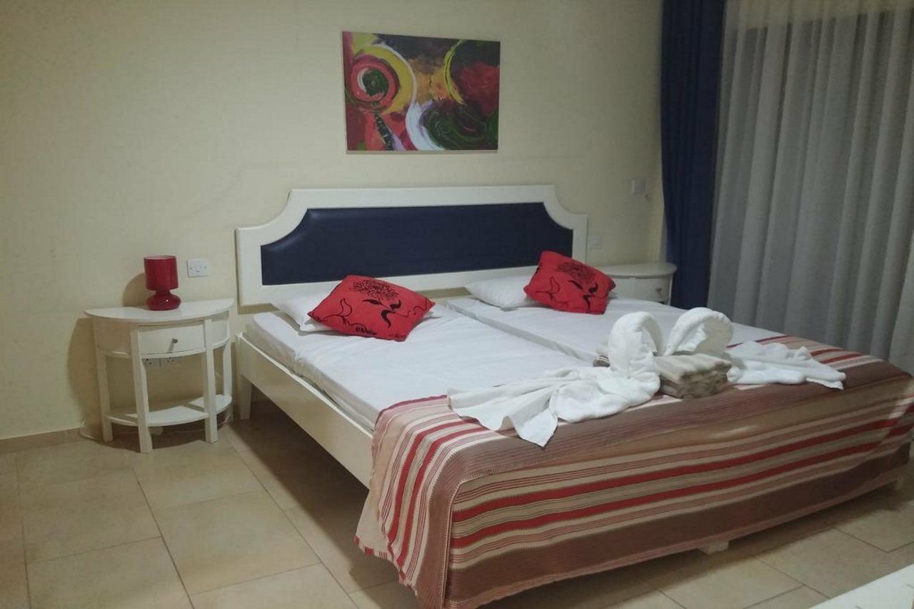 Royal Blue Hotel & Spa Geroskipou ภายนอก รูปภาพ