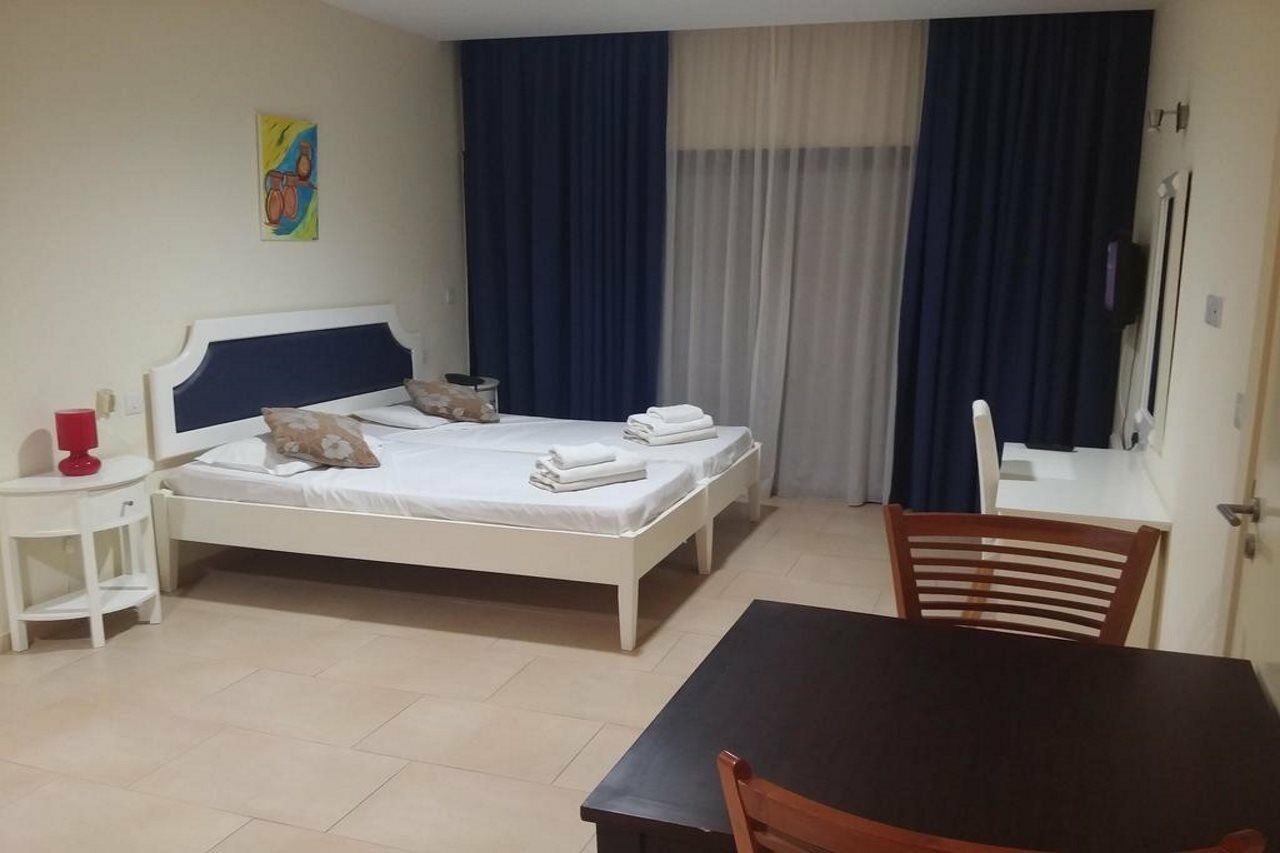 Royal Blue Hotel & Spa Geroskipou ภายนอก รูปภาพ