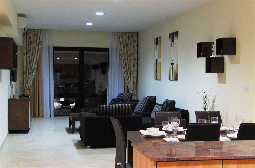 Royal Blue Hotel & Spa Geroskipou ภายนอก รูปภาพ